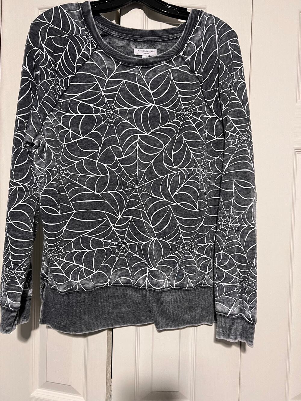 Grayson Threads Womens XXL Gray Spider Web Sweatshirt Halloween Graphic EUC